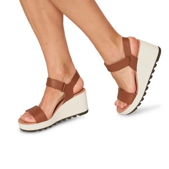 Sorel Shoes - Sorel Cameron Wedge Sandals Leather Platforms Velvet Tan Size 9 NEW